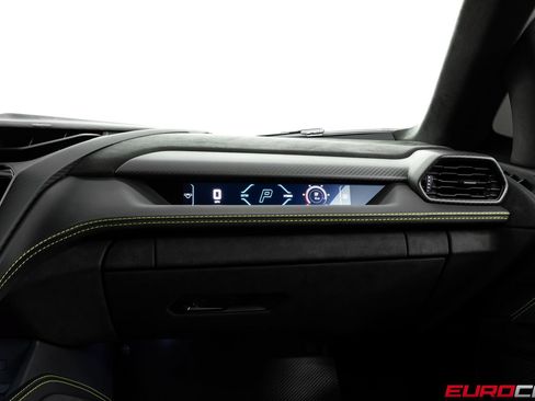 Used 2025 Lamborghini Revuelto AWD/4WD image 39