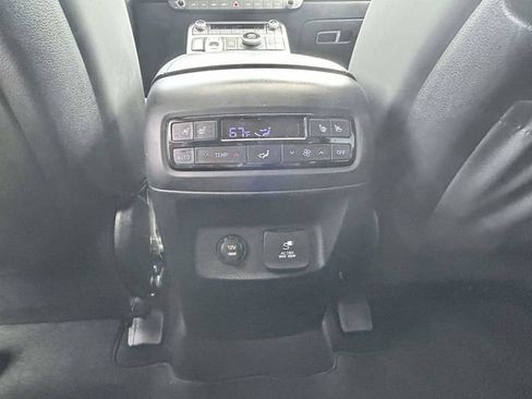 Used 2024 Hyundai Palisade SEL w/ Premium Package FWD image 12