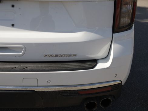 Used 2023 Chevrolet Suburban Premier image 18