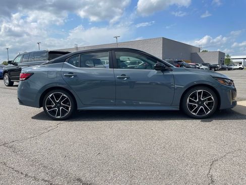 Used 2024 Nissan Sentra SR w/ SR Premium Package FWD image 8