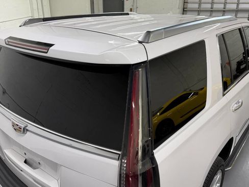 Used 2020 Cadillac Escalade Luxury image 9