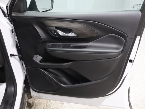 Used 2024 GMC Terrain SLE image 23