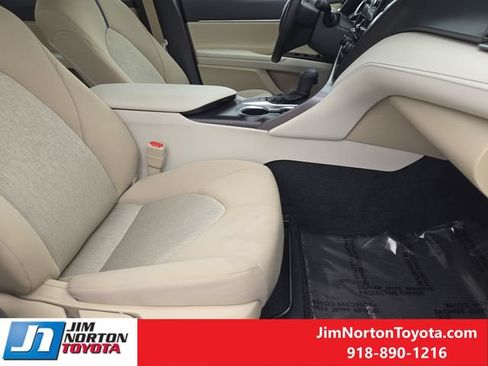 Used 2024 Toyota Camry LE w/ Convenience Package FWD image 16