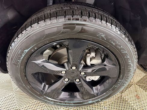 Used 2025 Jeep Grand Cherokee Limited w/ Black Appearance Package image 13