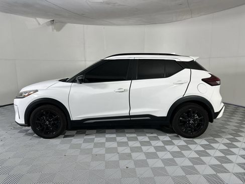 Used 2023 Nissan Kicks SR FWD image 5