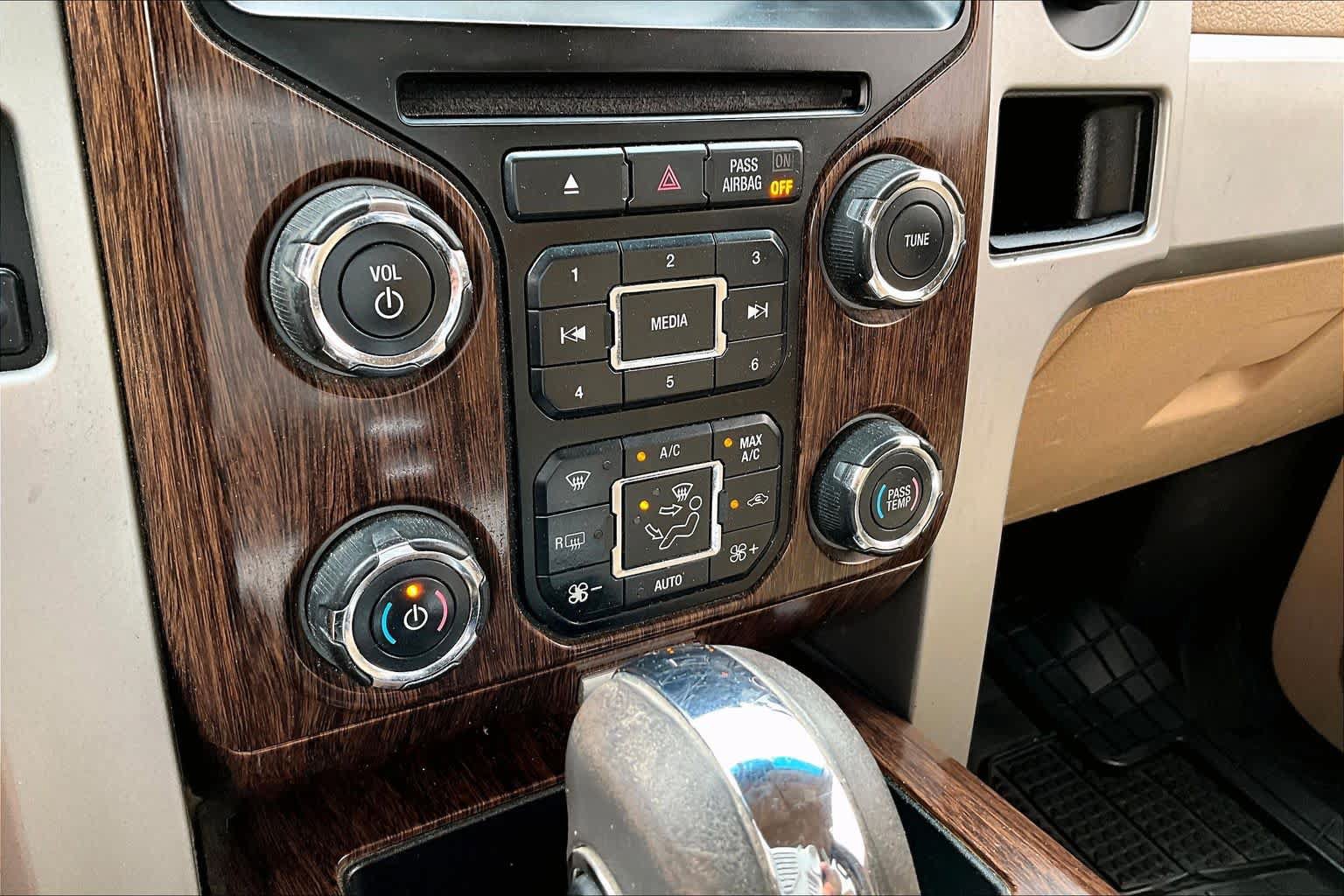 Used 2013 Ford F150 Lariat w/ Lariat Chrome Pkg AWD/4WD image 31