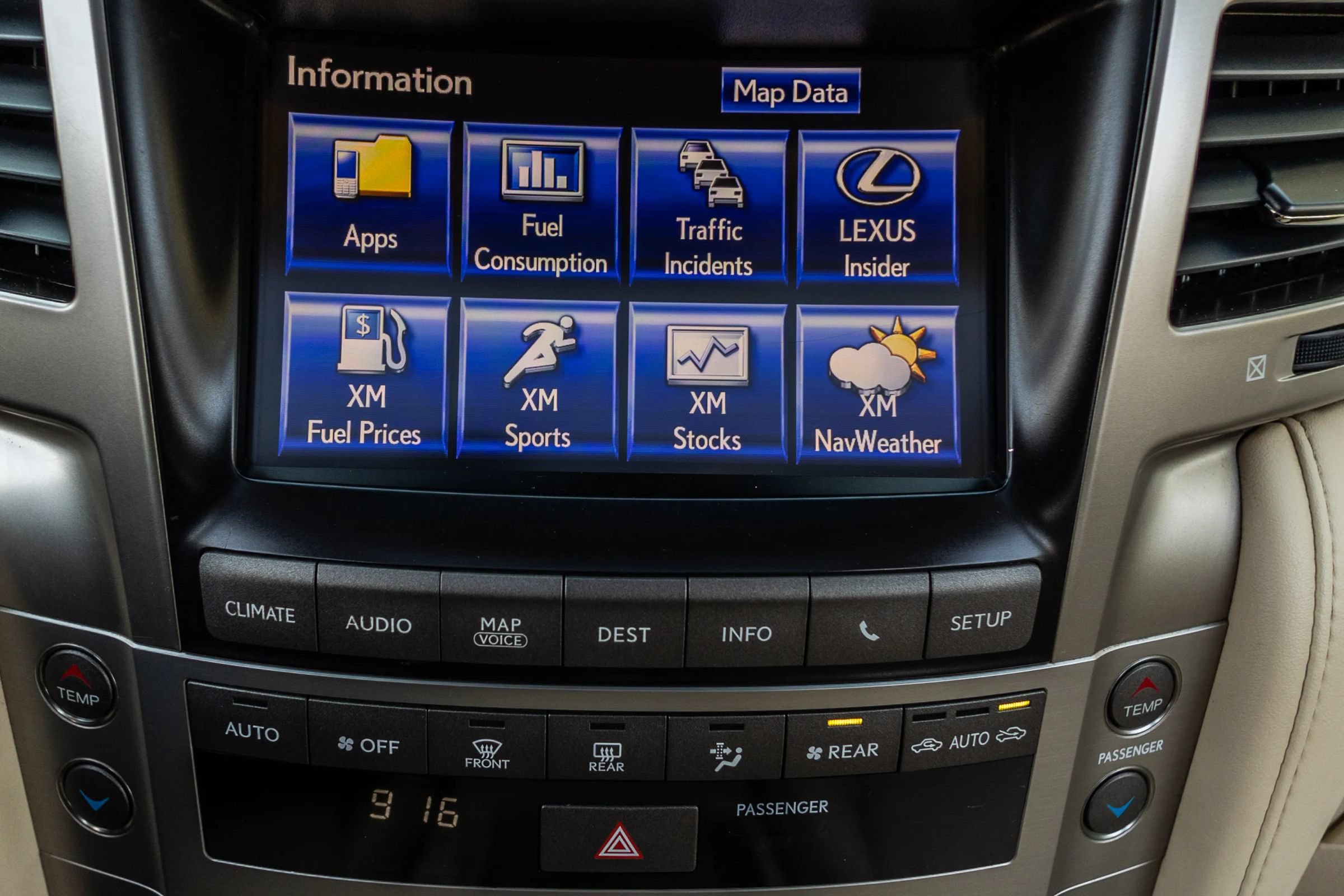 Used 2013 Lexus LX 570 4WD image 23