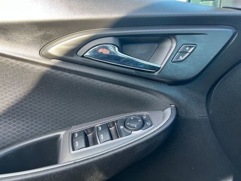 Used 2025 Chevrolet Malibu LT image 25
