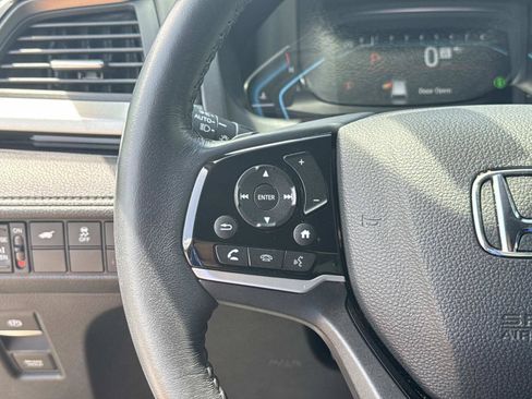 Used 2023 Honda Odyssey Touring image 17