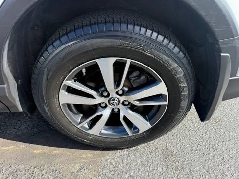 Used 2018 Toyota RAV4 XLE AWD/4WD image 53