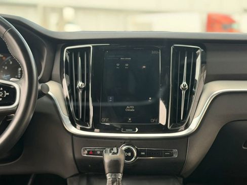 Used 2019 Volvo S60 T5 R-Design FWD image 28
