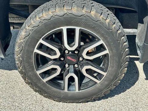 Used 2023 GMC Sierra 1500 AT4 w/ AT4 Premium Package AWD/4WD image 7