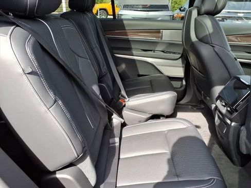 New 2026 Cadillac Vistiq Sport image 21