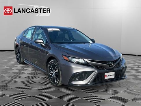 Certified 2023 Toyota Camry SE image 1