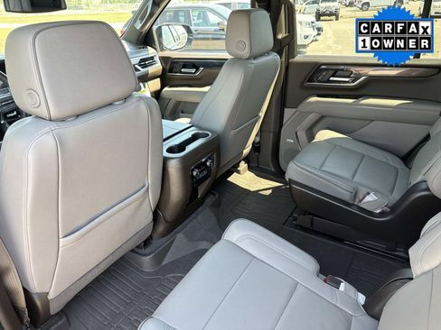 Used 2025 GMC Yukon Elevation w/ LPO, Floor Liner Package AWD/4WD image 17
