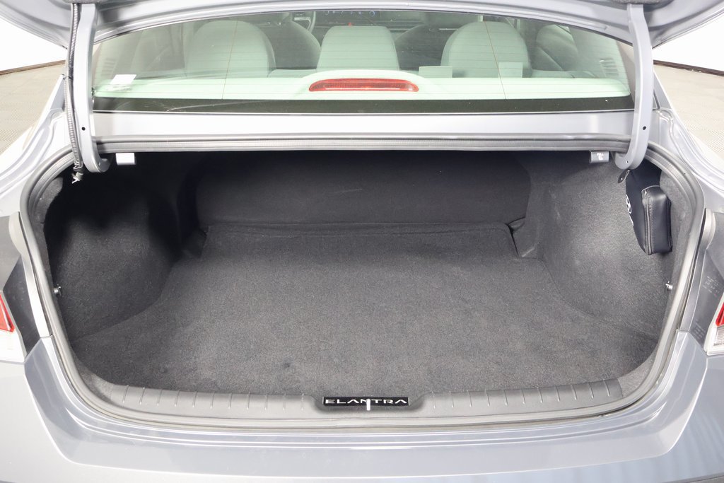 Used 2024 Hyundai Elantra SE FWD image 14