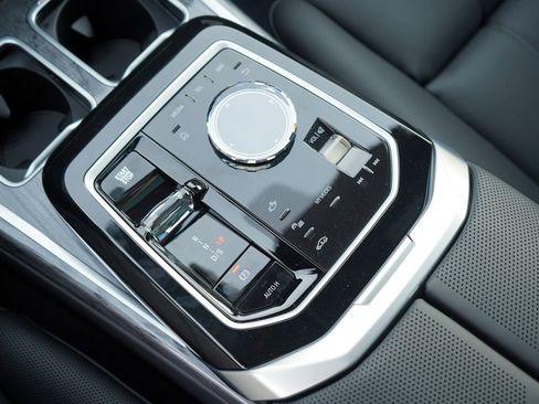 New 2026 BMW 750e xDrive AWD/4WD image 20