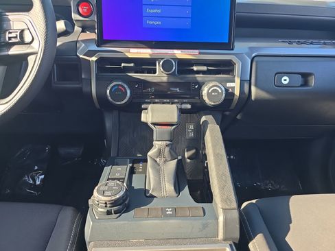 Certified 2025 Toyota Tacoma TRD Off-Road AWD/4WD image 11