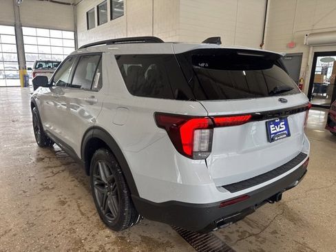New 2026 Ford Explorer ST-Line w/ ST-Line Street Pack image 7