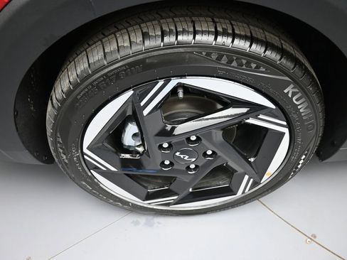 New 2025 Kia K4 EX image 12