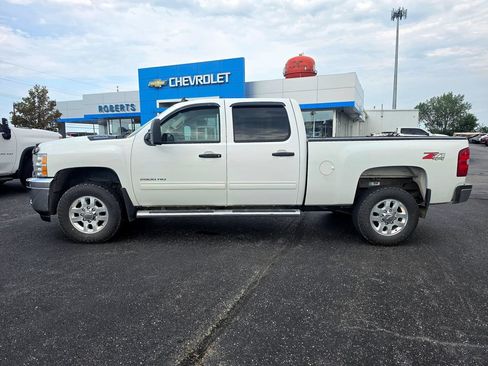 Used 2014 Chevrolet Silverado 2500 LT w/ Interior Plus Package AWD/4WD image 3