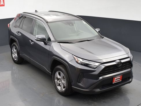 Used 2025 Toyota RAV4 XLE FWD image 21