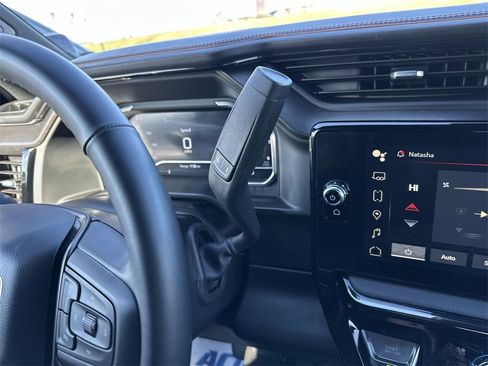 Used 2024 GMC Sierra 2500 AT4 image 19