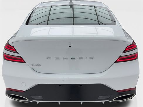 Used 2025 Genesis G70 2.5T image 11