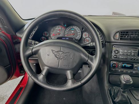 Used 2002 Chevrolet Corvette Coupe w/ Preferred Equipment Group2 RWD image 15