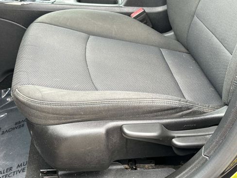 Used 2017 Chevrolet Cruze LT image 16