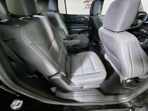 Used 2024 Chevrolet Traverse LT w/ Enhanced Driving Package AWD/4WD image 31