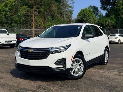 Used 2024 Chevrolet Equinox LS w/ LS Convenience Package FWD image 1