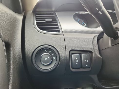 Used 2010 Ford Taurus SHO image 30