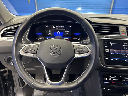 Certified 2023 Volkswagen Tiguan SE FWD image 14