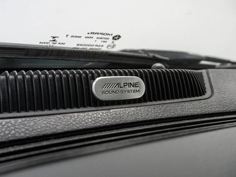 Used 2018 RAM 1500 Laramie w/ Convenience Group AWD/4WD image 9