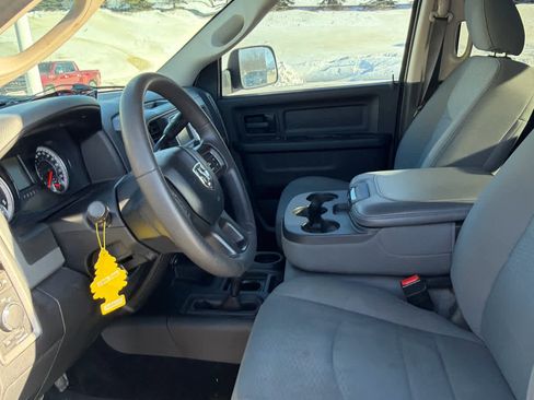 Used 2018 RAM 2500 Tradesman w/ Chrome Appearance Group image 3