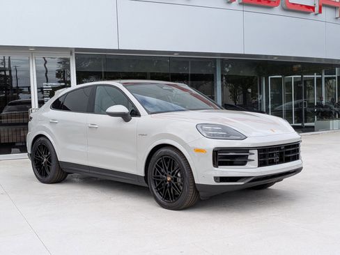 New 2026 Porsche Cayenne E-Hybrid Coupe AWD/4WD image 7