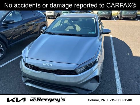 Used 2024 Kia Forte LXS FWD image 2