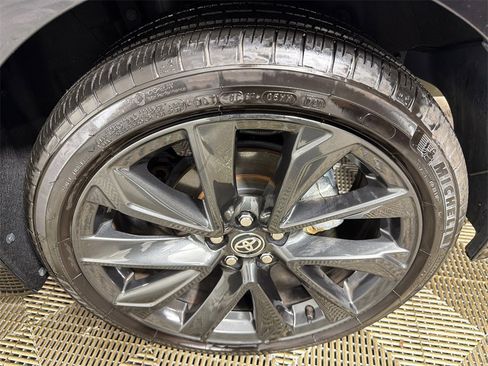 Used 2025 Toyota Corolla SE image 19