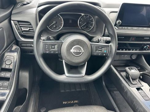 Used 2024 Nissan Rogue SV FWD image 6