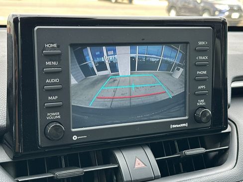 Certified 2021 Toyota RAV4 LE AWD/4WD image 19