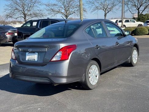 Used 2019 Nissan Versa S image 3