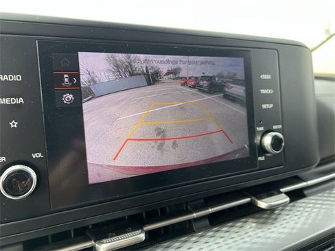 Certified 2024 Kia Carnival LX image 17