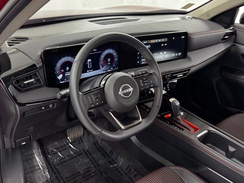 Certified 2025 Nissan Kicks SR FWD image 36