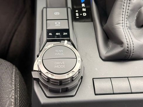 Used 2025 Toyota 4Runner SR5 AWD/4WD image 20