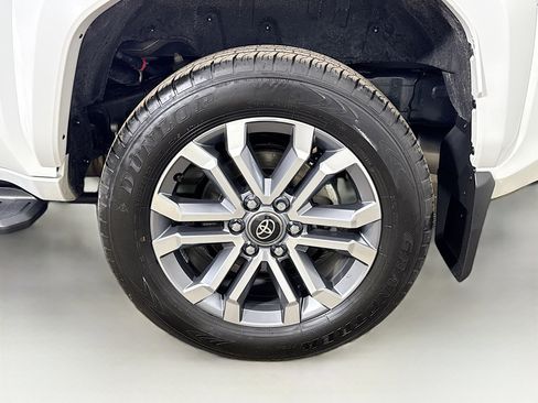 Used 2025 Toyota 4Runner Limited w/ Tow Technology Package image 32