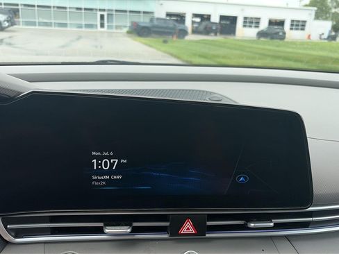Used 2025 Hyundai Elantra SEL FWD image 19