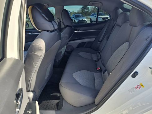 Used 2019 Toyota Camry LE image 31