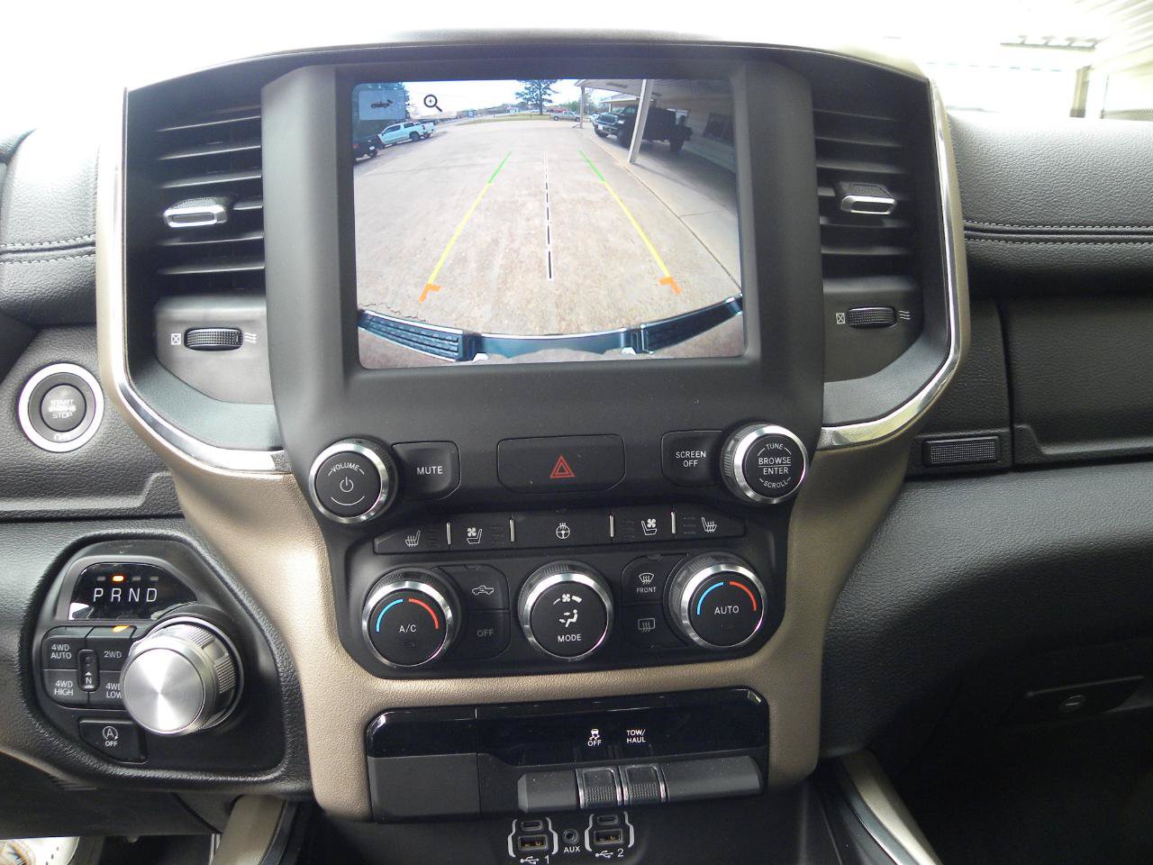 Used 2022 RAM 1500 Laramie AWD/4WD image 17