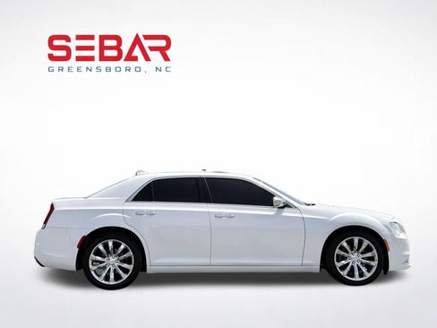 Used 2015 Chrysler 300 C w/ Harman/Kardon Audio Group RWD image 10